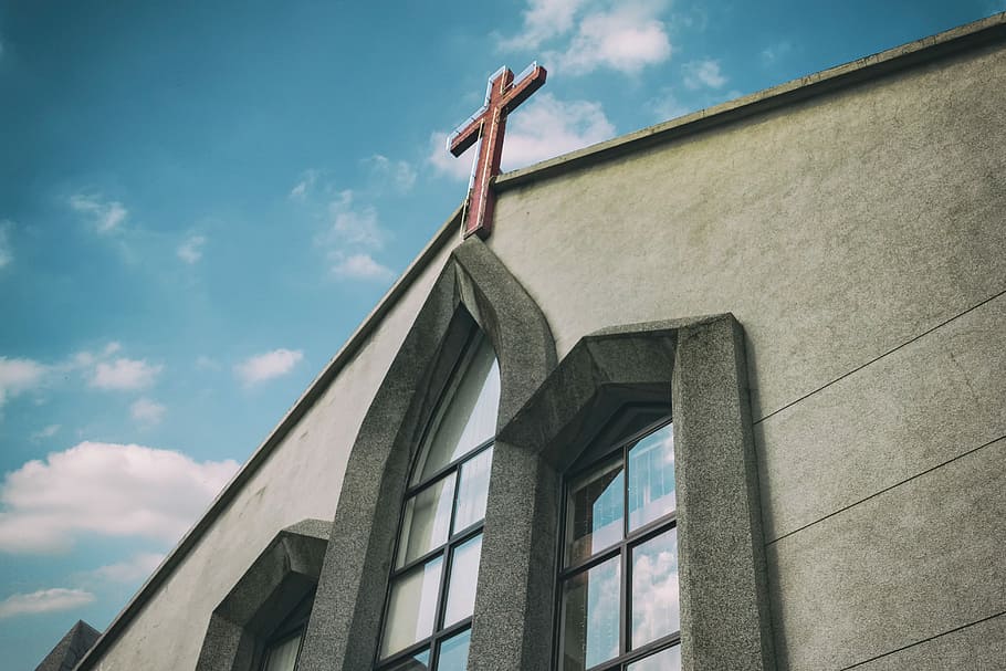 gray concrete church, structural shot of gray chapel, cross, window HD wallpaper