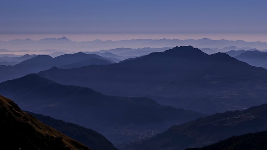 high angle photography of mountain under blue sky, dawn, dusk HD wallpaper