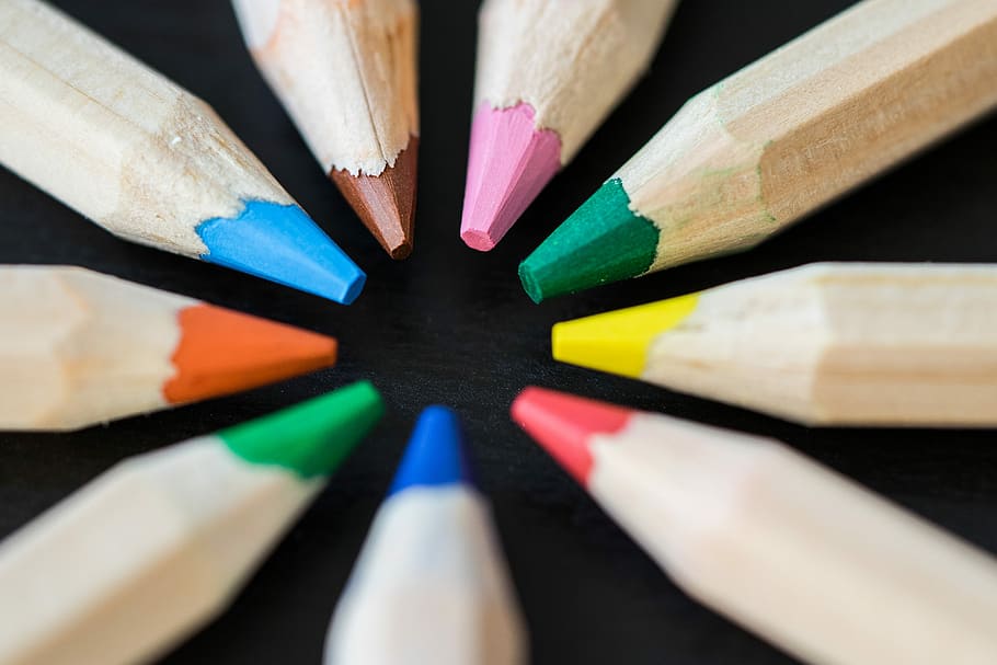 Colored Pencils in a Circle on a Black Desk, close up, colorful HD wallpaper