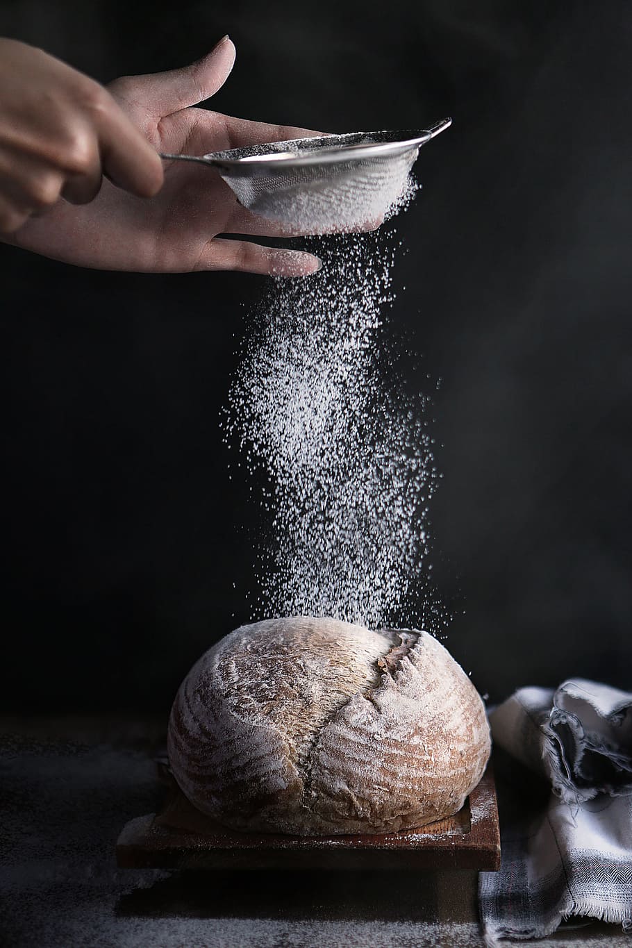 person pouring powder on bread, bread recipes, cooking, kitchen HD wallpaper