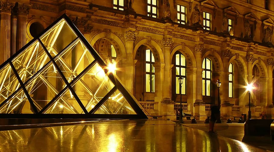 photo of Louvre Museum, paris, architecture, glass pyramid HD wallpaper
