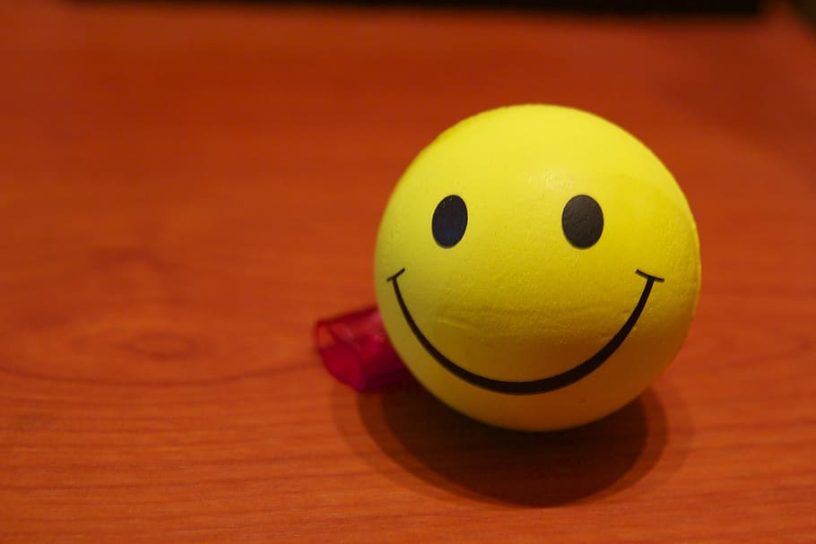 smile, ball, yellow, anthropomorphic smiley face, smiling, indoors HD wallpaper