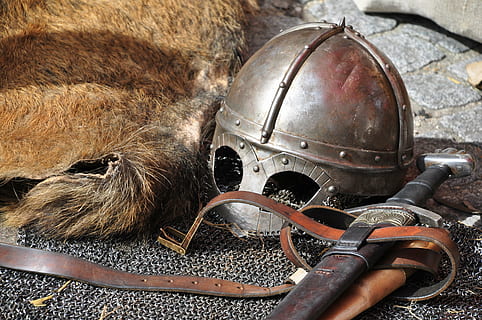 closeup photo of sword and helmet, knight, armor, weapons, knight armor HD wallpaper