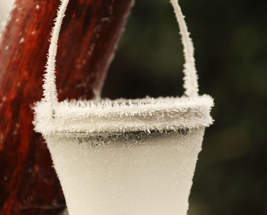 frozen, frost, iced, cold, winter, lamp, out, close-up, focus on foreground HD wallpaper