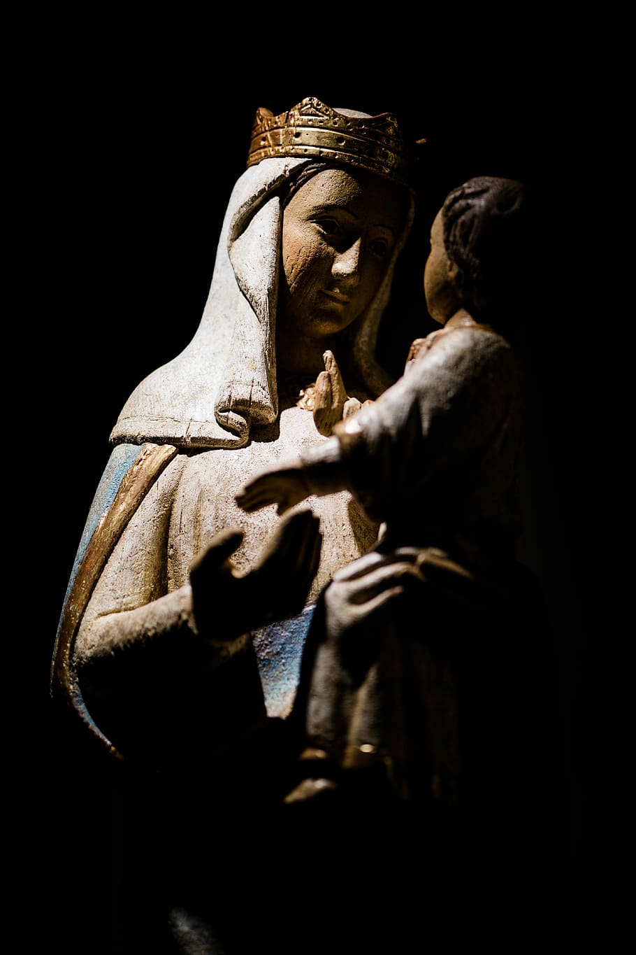 Mary and Jesus Christ figurine, virgin mary, carving, figure, HD wallpaper