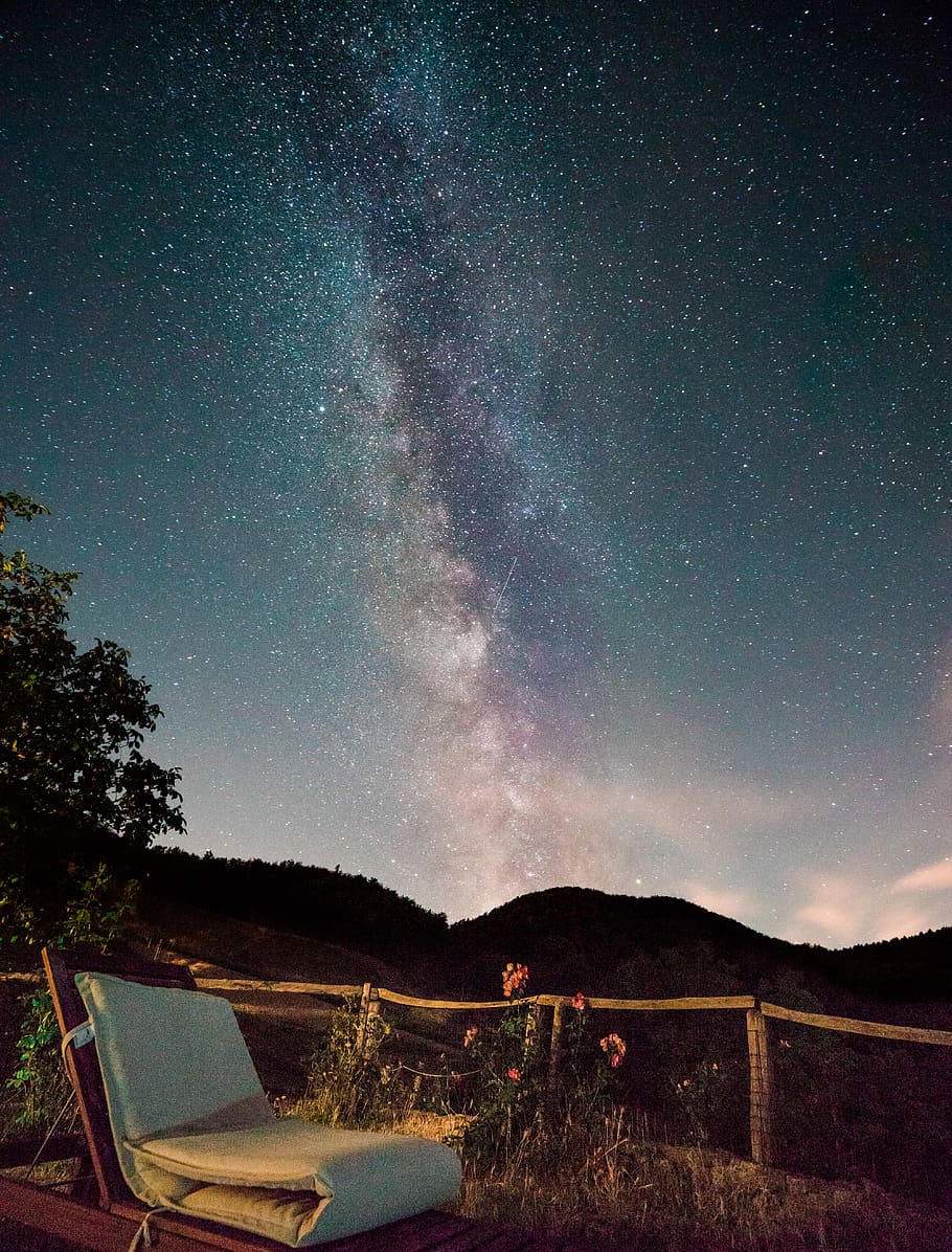time lapse photography of sky, white chaise lounge chair photography under sky HD wallpaper