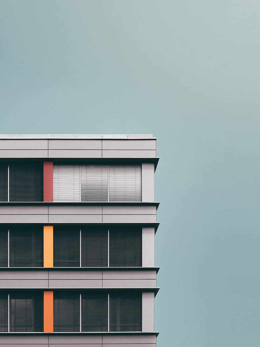 gray and black concrete building, architectural photography of building HD wallpaper