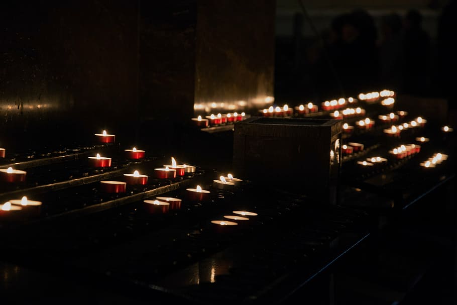 candles, mourning, candlelight, memory, commemorate, pain, death HD wallpaper
