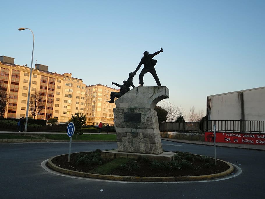 statue, sculpture, iron, bronze, roundabout, plaza, architecture HD wallpaper