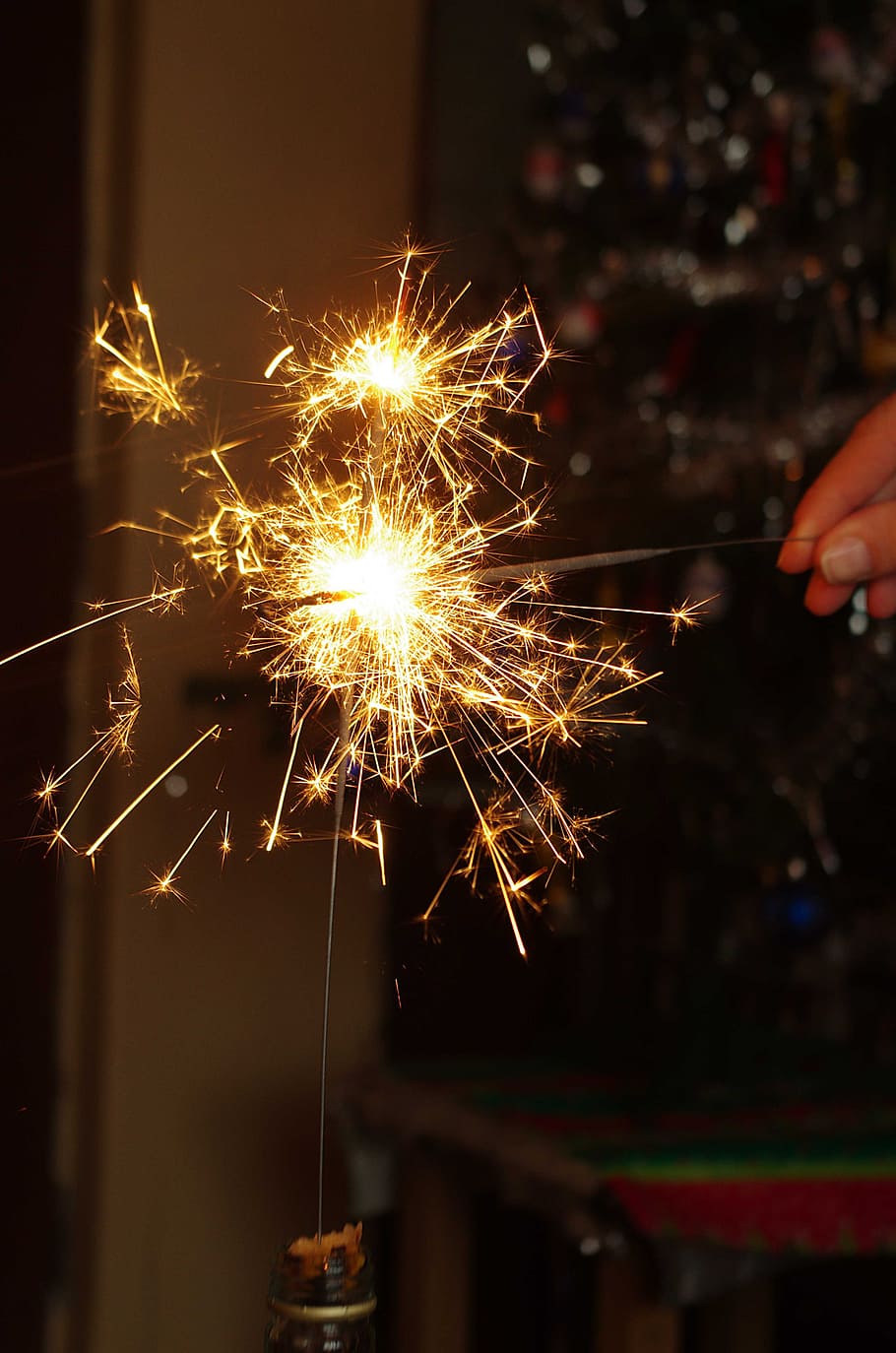 on fired sparkler, Glow, Light, new year day, 2015, christmas tree HD wallpaper