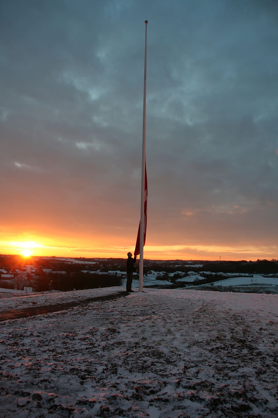 sunset, flagpole, snow, sky, cloud - sky, beauty in nature HD wallpaper