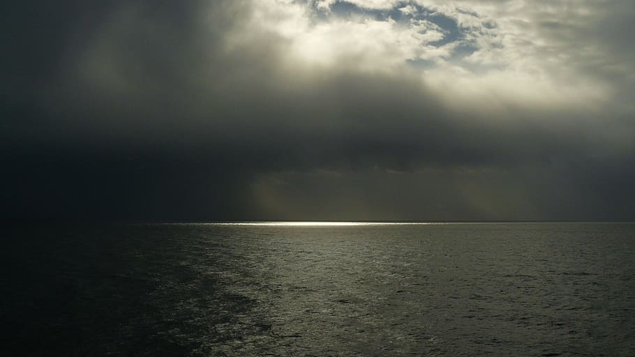 photo of body of water with nimbus cloud, weather, thunderstorm HD wallpaper