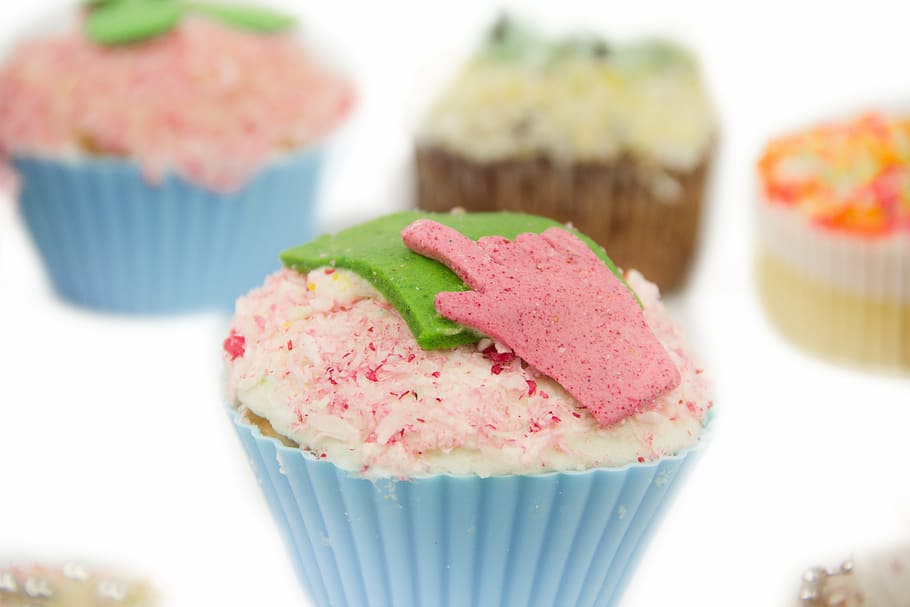 cupcakes, sweets, bakery, delicious, cream, design, dessert HD wallpaper