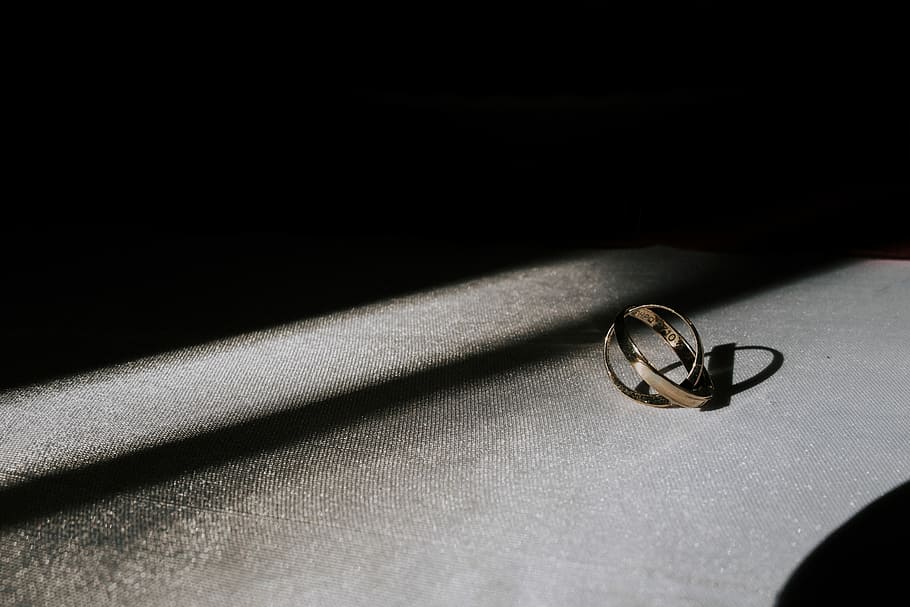 silver-colored ring, silver-colored rings, gold, wedding, shadow HD wallpaper