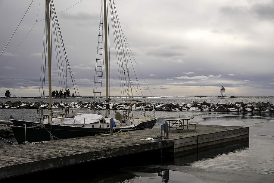 Lake Superior Landscape and Ship Docks in Grand Marais, Minnesota, HD wallpaper