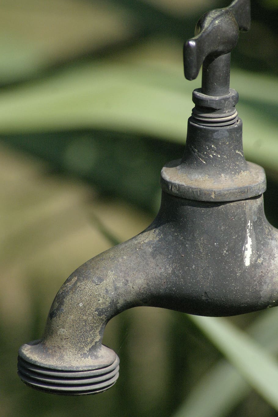 old, stainless, broken, metal, bare, run down, faucet, hahn HD wallpaper