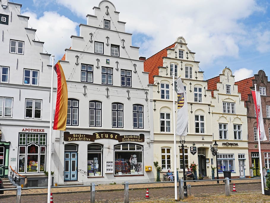 friedrichstadt, townhouses, marketplace, stadtmitte, village centre