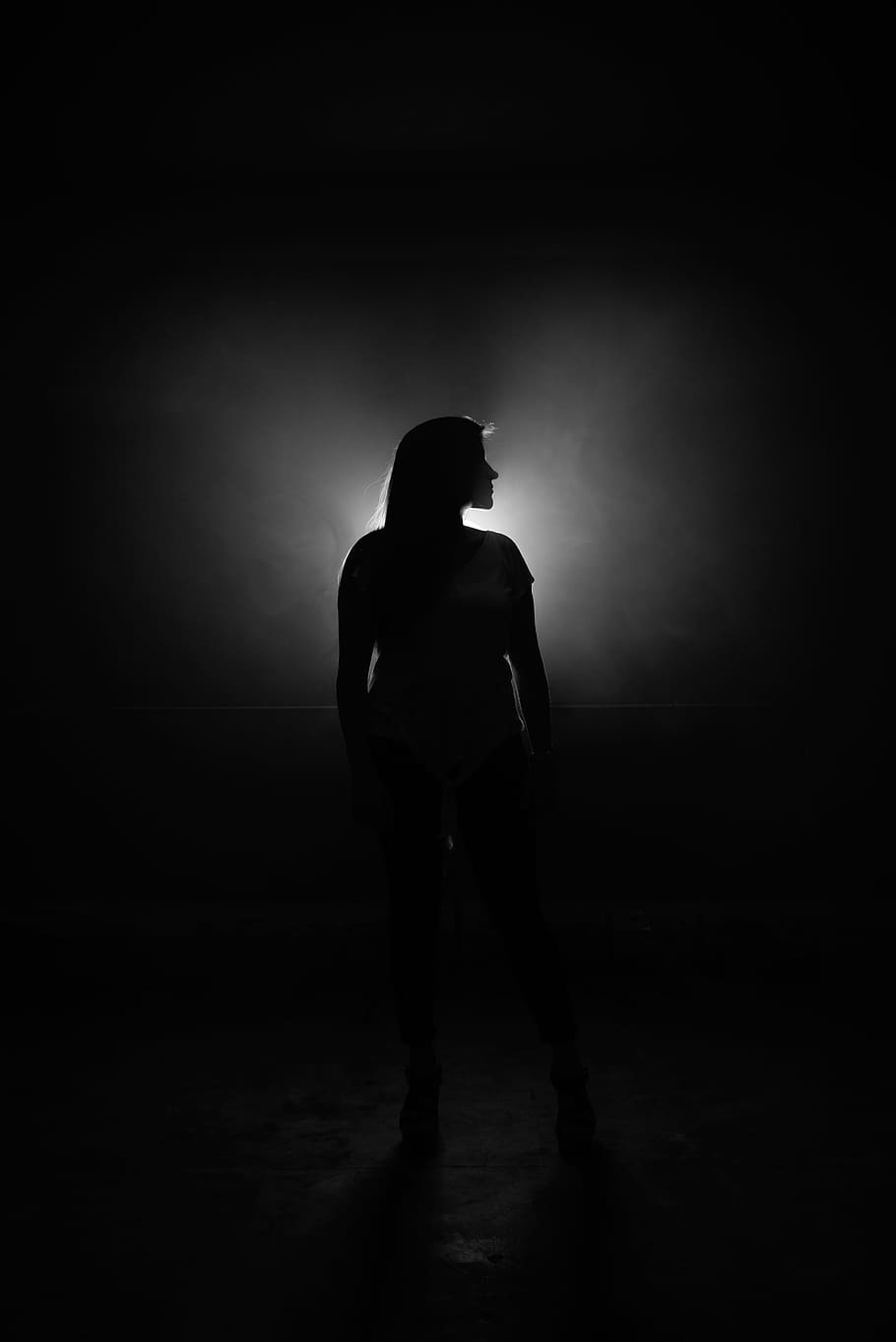 woman's shadow, grayscale photography of woman, silhouette, portrait