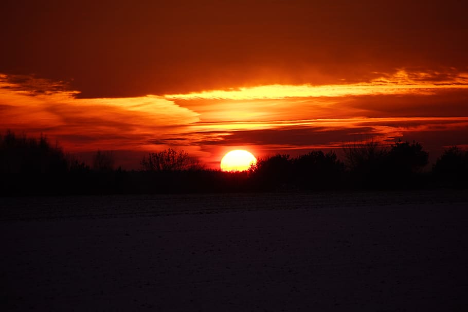 The sun in the west. Солнце на западе. Восходящее солнце. Запад вождь восходящее солнце.