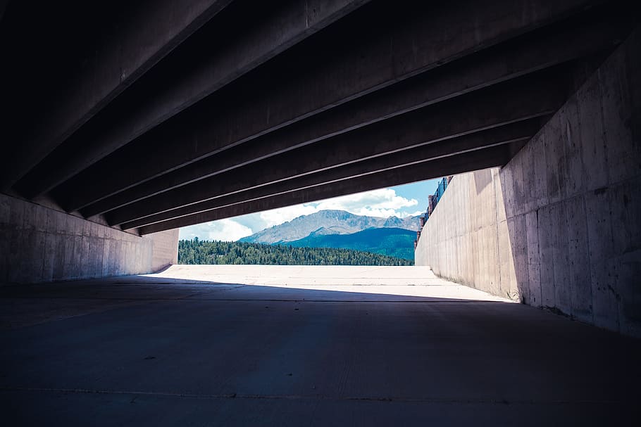 photo of gray concrete pathway, gray concrete tunnel road during daytime HD wallpaper
