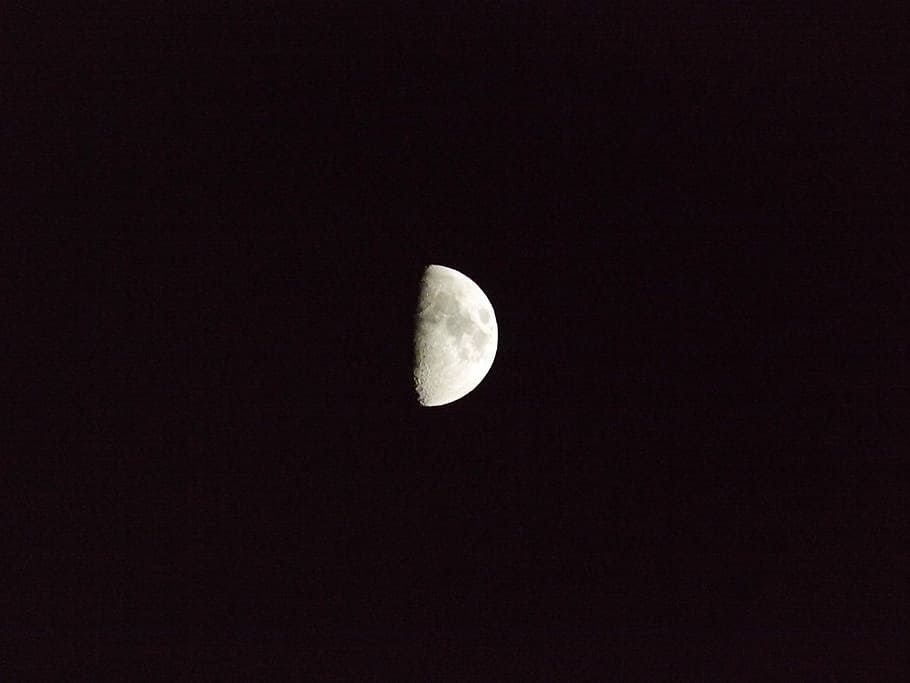 Half Moon, Moon, astronomy, night, copy space, beauty in nature HD wallpaper