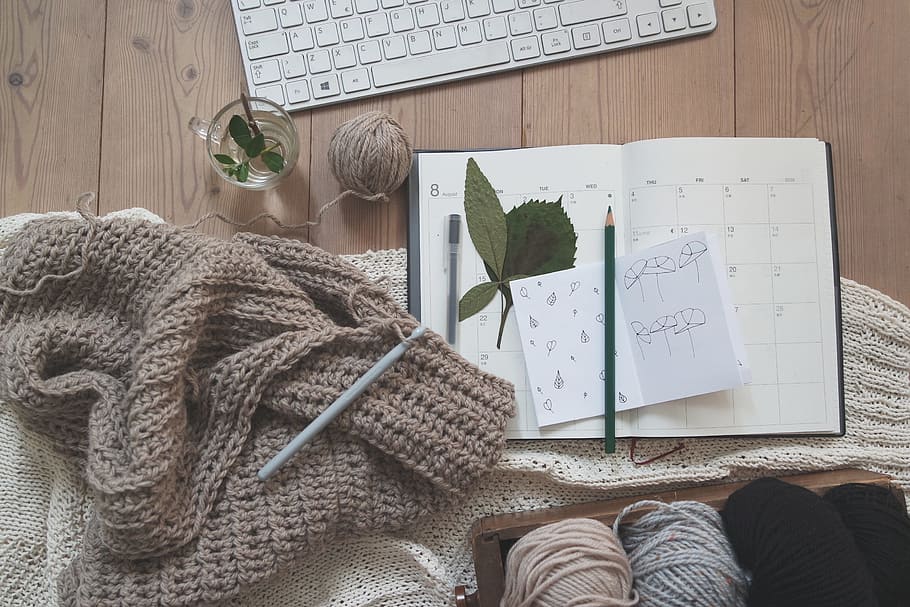 yarn and notebook with pencil on table, thread, knitting, clothing, HD wallpaper