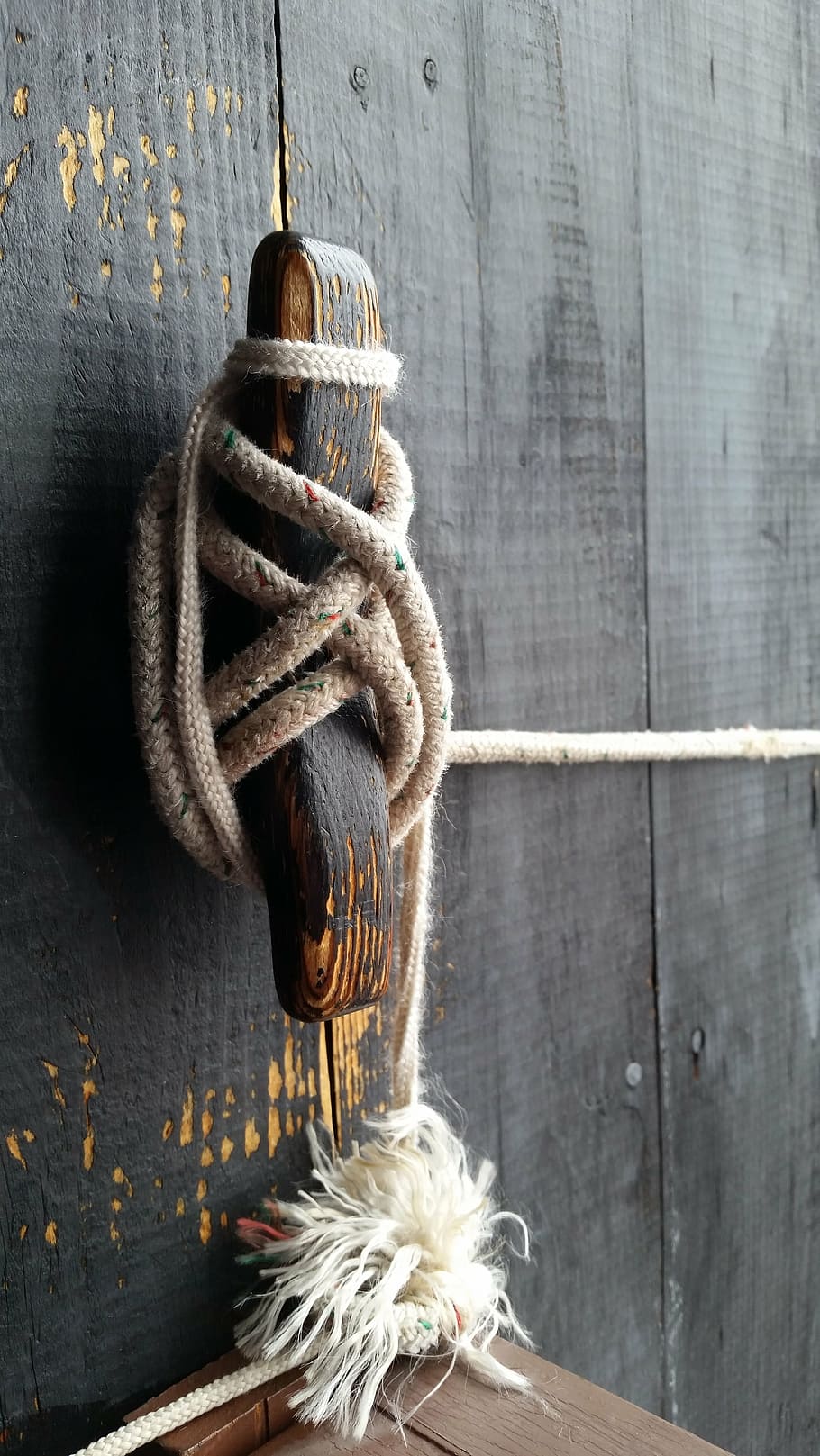 rope, knot, boat tie, loop, fastening, tied, wood, nautical