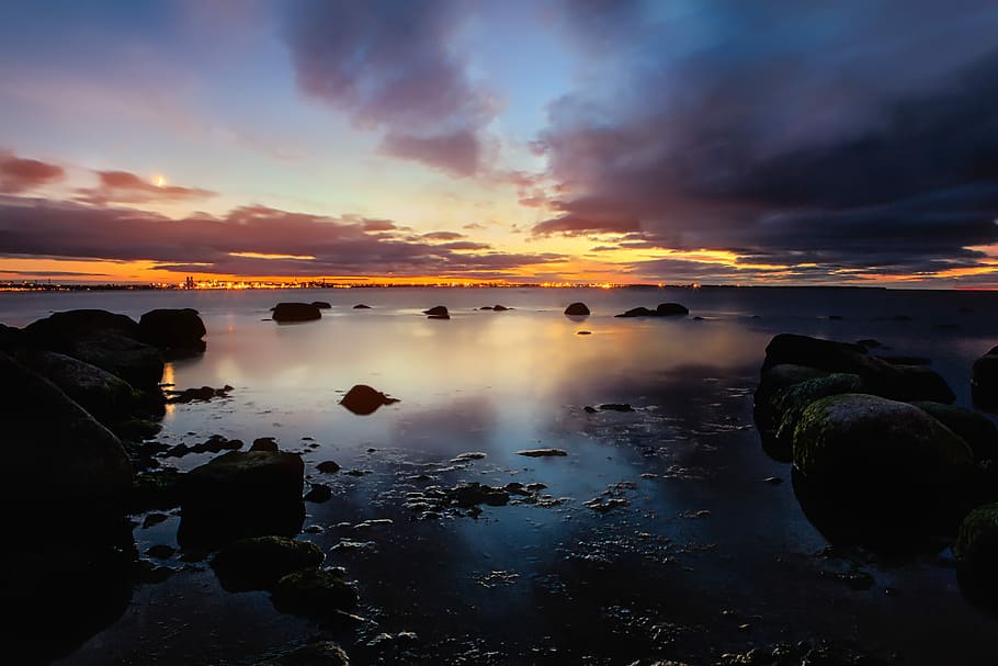 rocks near body of water during sunet, sunset, beach, stones HD wallpaper