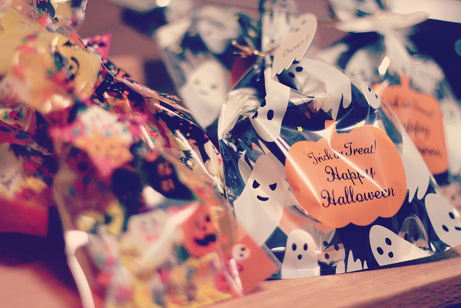 happy halloween pack on brown wooden table yop, no People, decoration HD wallpaper