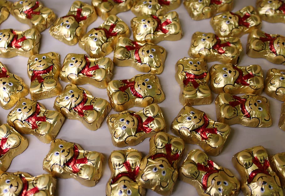HD wallpaper: sweets, bears, chocolates, cute teddy bears, eating ...
