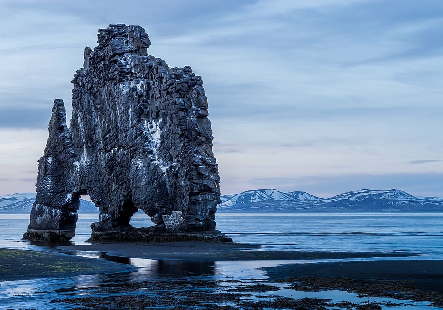 gray rock on seashore landmark, cliffs, coast, craggy, arches HD wallpaper