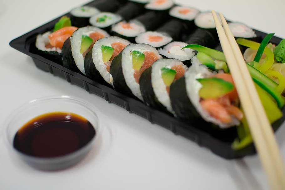 sushi on plate, fish, chopsticks, sauce, japanese, salmon, seafood, HD wallpaper