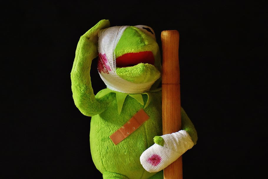 Kermit the Frog with gauze holding brown pole, injured, patch HD wallpaper