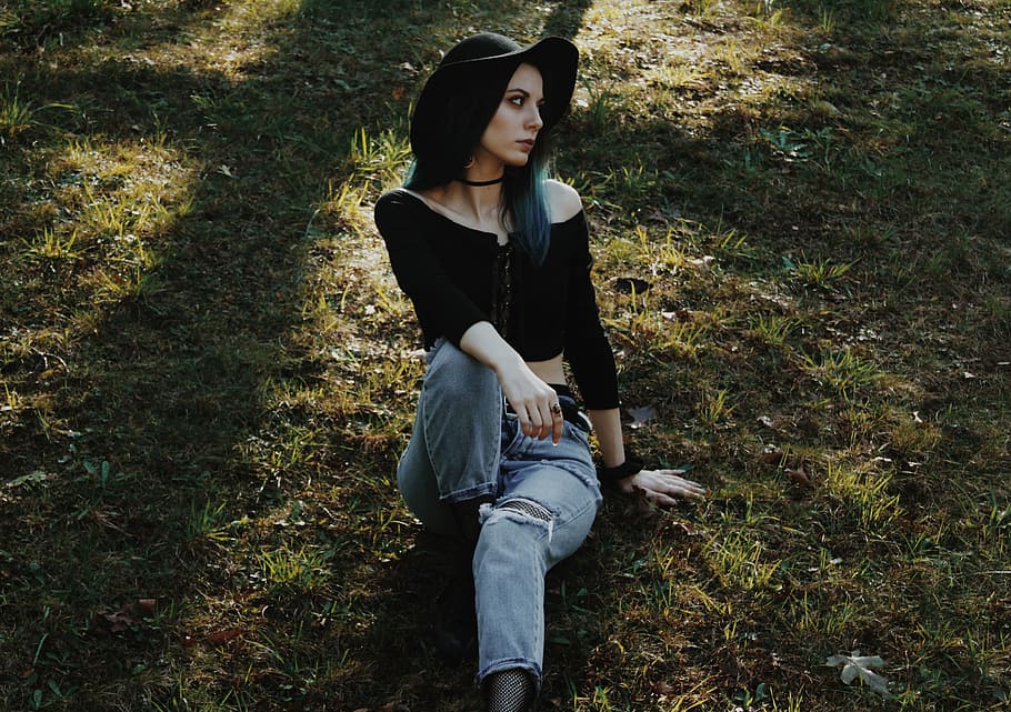 woman sitting on grass field, portrait, shadow, park, outdoor HD wallpaper