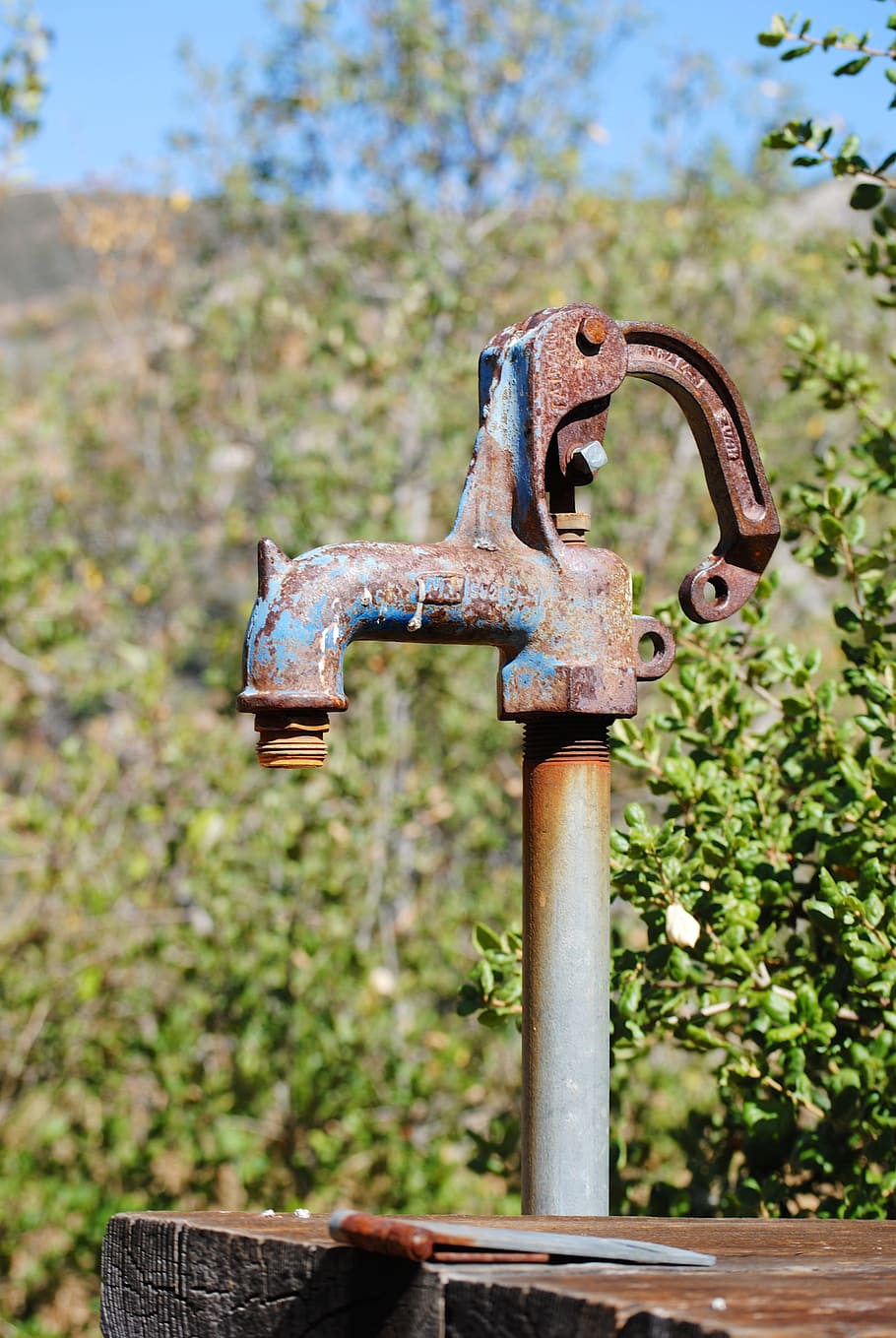 Fountain, Pump, Rust, Water, Source, Old, rusty, focus on foreground HD wallpaper