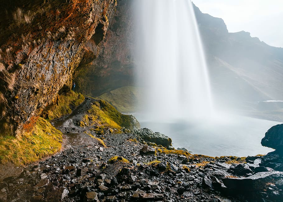 waterfalls, black pebbles near the falls, rock, flowing, motion HD wallpaper