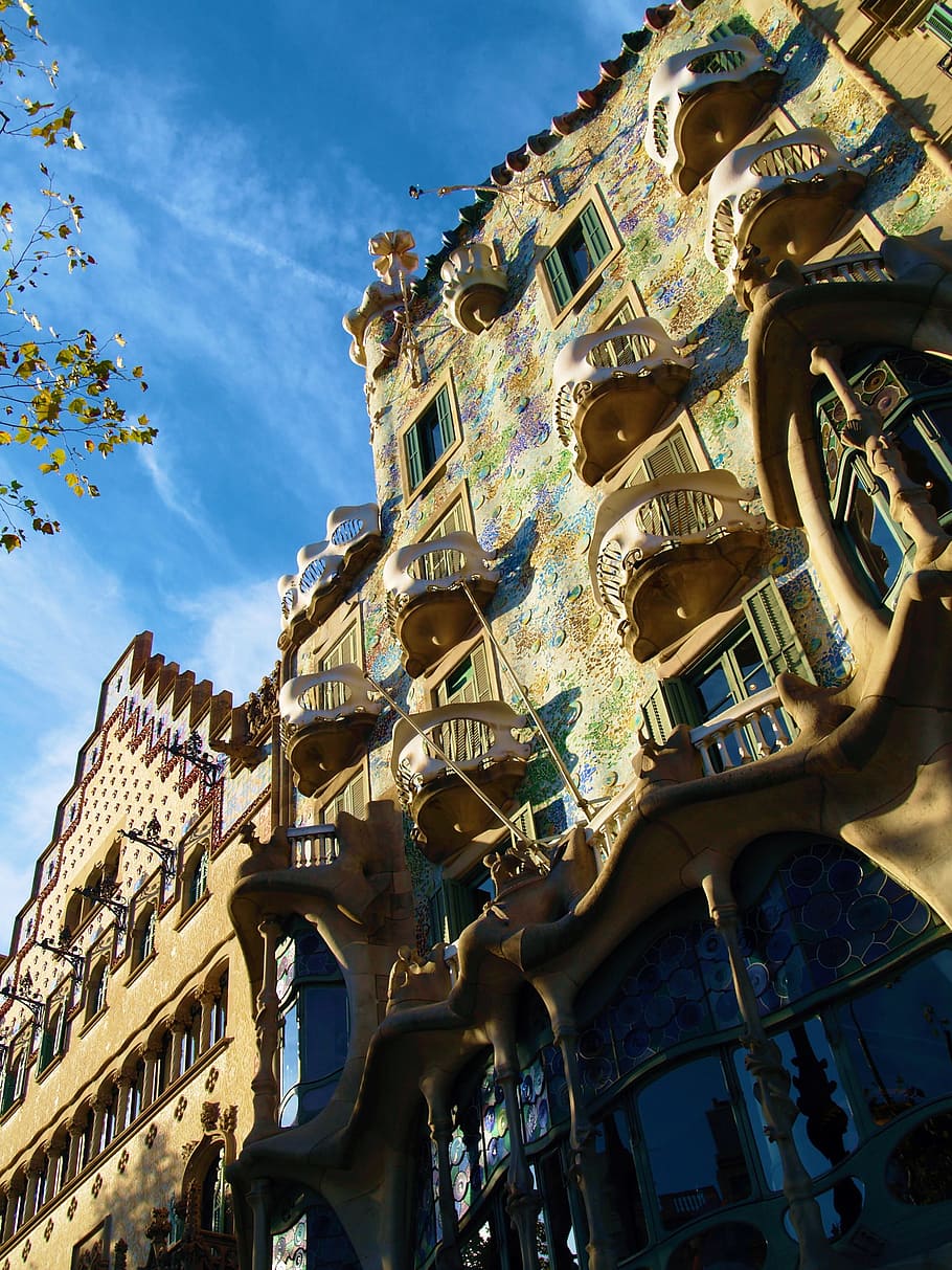 beige high-rise building, Barcelona, Gaudi, Spain, Catalonia, HD wallpaper