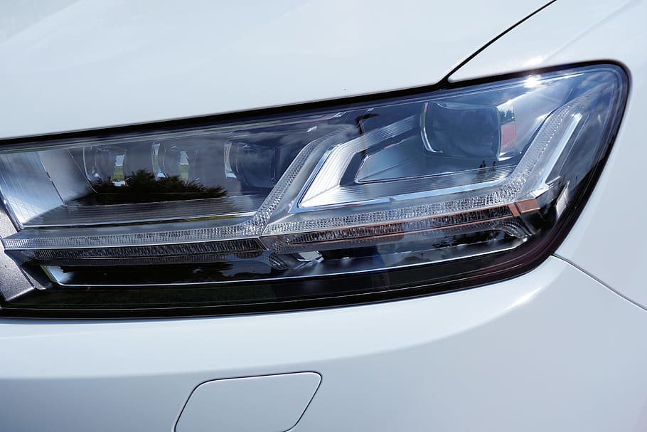close-up photography of vehicle headlight, Audi, Q7, Suv, White HD wallpaper