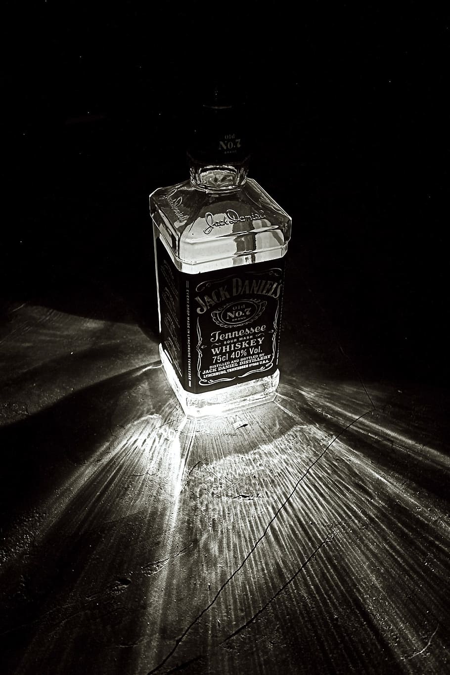grayscale photography Jack Daniel's Tennessee whiskey bottle, HD wallpaper