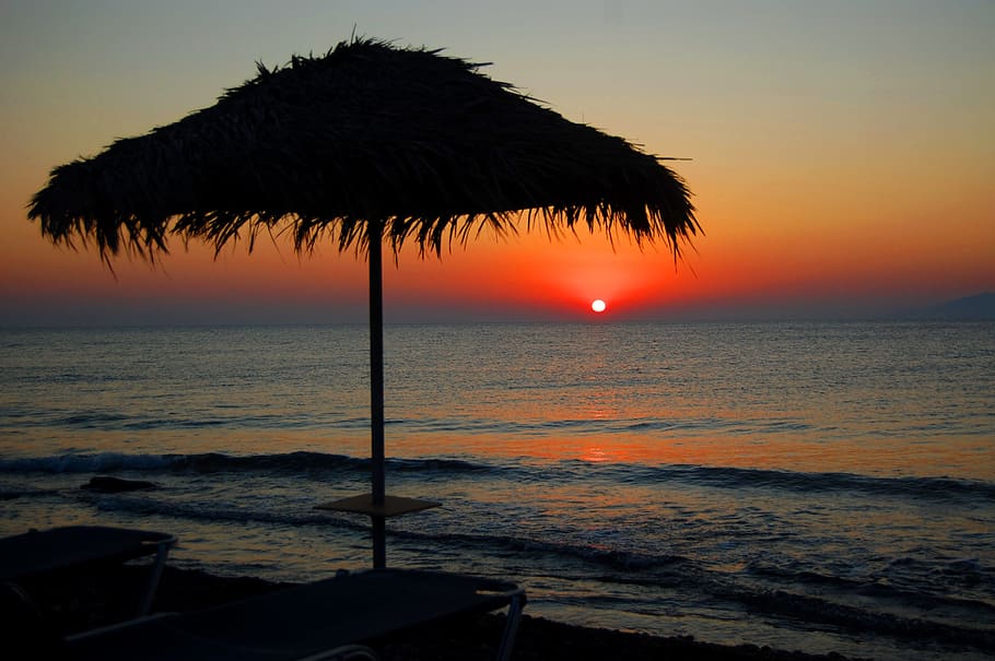 Sunset, Solar, Beach, Parasol, Water, sea, waves, evening, summer HD wallpaper