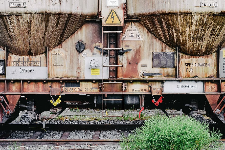 orange train on trailway, photo of brown train, rust, machine HD wallpaper