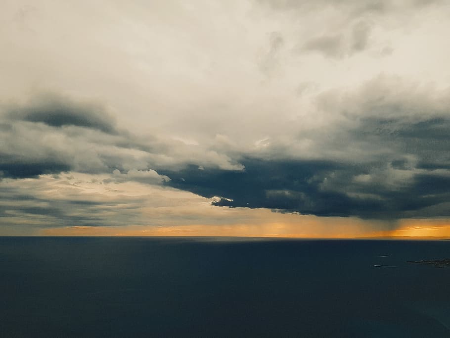 dark cloudy sky, photo of clouds during daytime, sunset, sea HD wallpaper