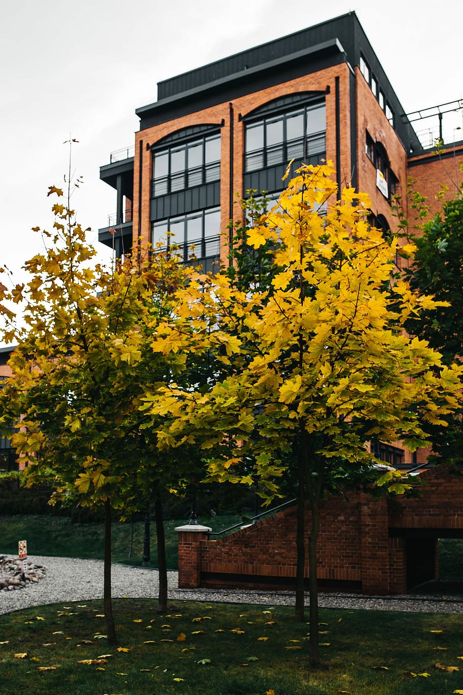 Loft Aparts - Architecture of the city of Lodz, Poland, bricks HD wallpaper