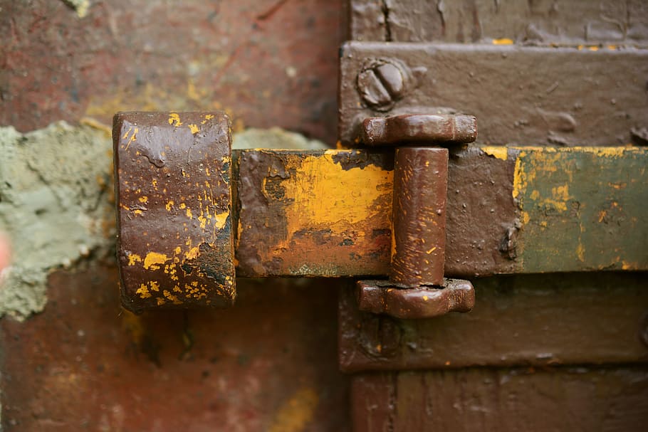 brown metal door lock on focus photo, door latch, locked, fitting HD wallpaper