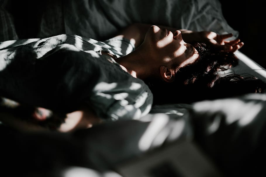 woman, bed, light, shadow, blinds, indoors, adult, domestic room HD wallpaper