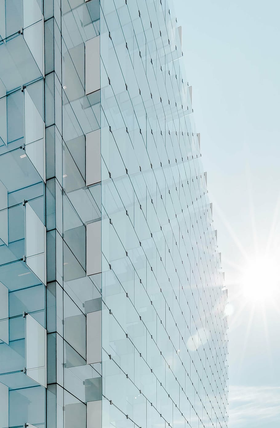 minimalist photography of glass structural building, architecture HD wallpaper