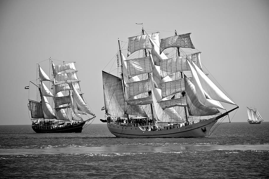 grayscale photography of two galleon ships on sea, artemis HD wallpaper