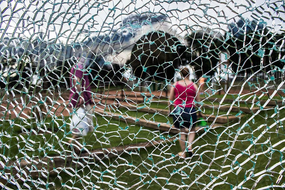glass, broken, trincado, netting, net - Sports Equipment, soccer HD wallpaper