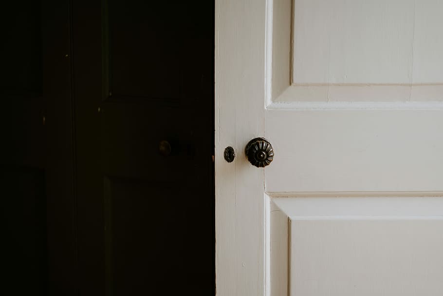 white wooden dor, white wooden door, handle, black space, blank space, HD wallpaper