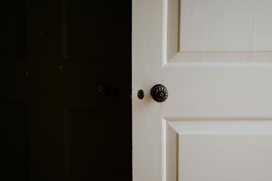 white wooden dor, white wooden door, handle, black space, blank space HD wallpaper